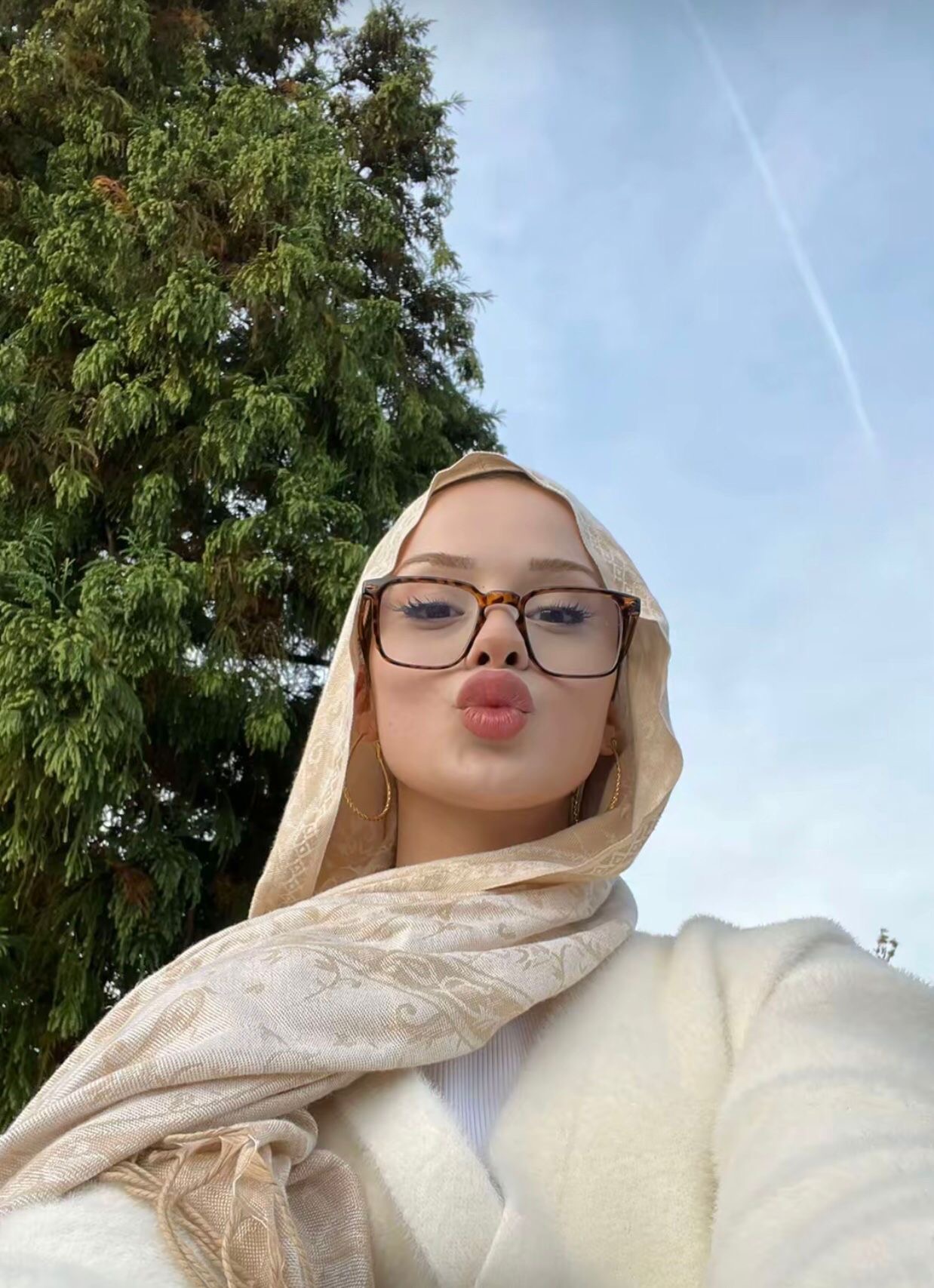 Gülalan Kapalı Bayan Escort Safiye
